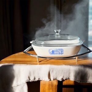 VTG Corning Ware Amana Radarange Browning Skillet with lid and metal cradle